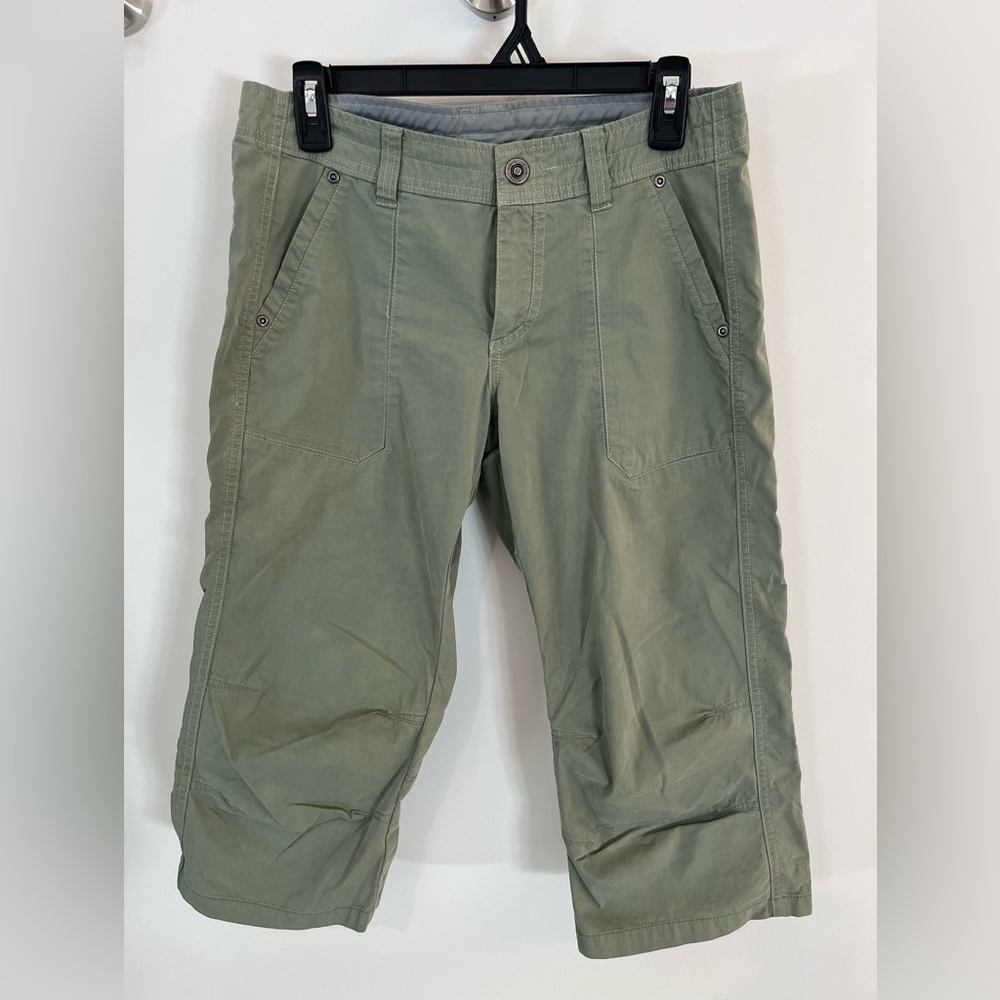 KUHL capris- green color. Size 6z